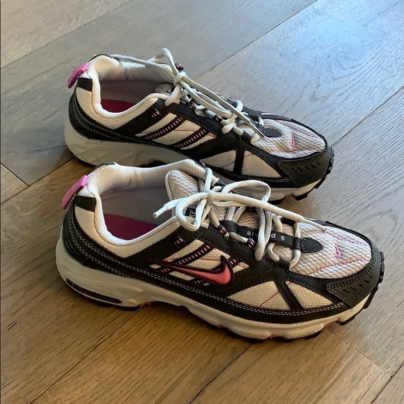 Nike Trail Running Shoes - Picture 1 of 6